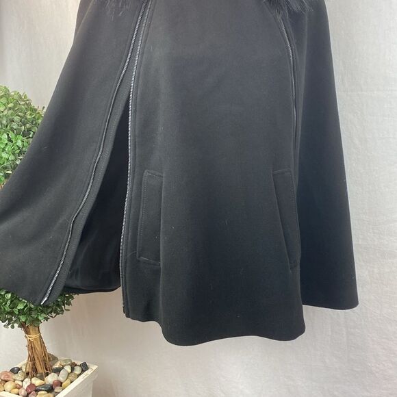 BCBG Black Ryder Fur Trim Vintage Look Pancho Cape Coat S - Picture 5 of 9
